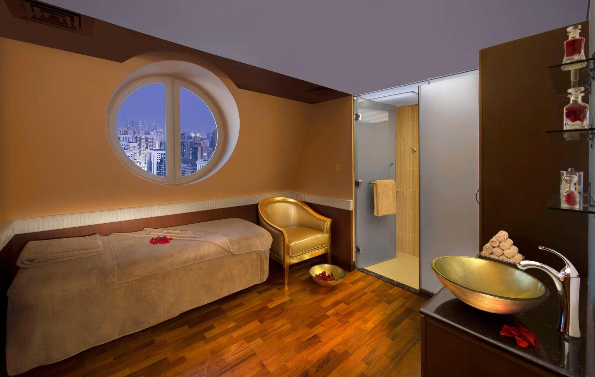 Royal Rose Abu Dhabi, A Curio Collection By Hilton Affiliated Abu Dhabi